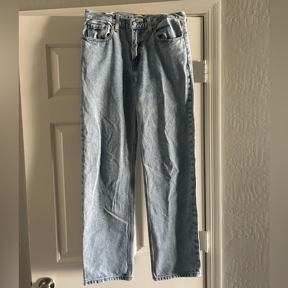 Levi Low-Pro Straight Jeans size 28